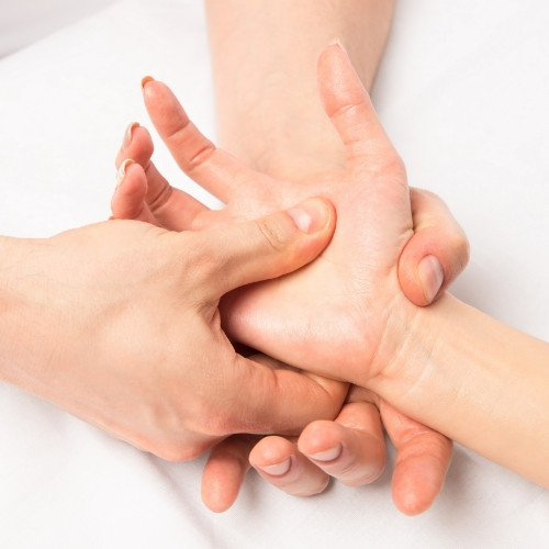 hand-pain-relief-MMA-&-Sports-Rehab-Arlington-VA